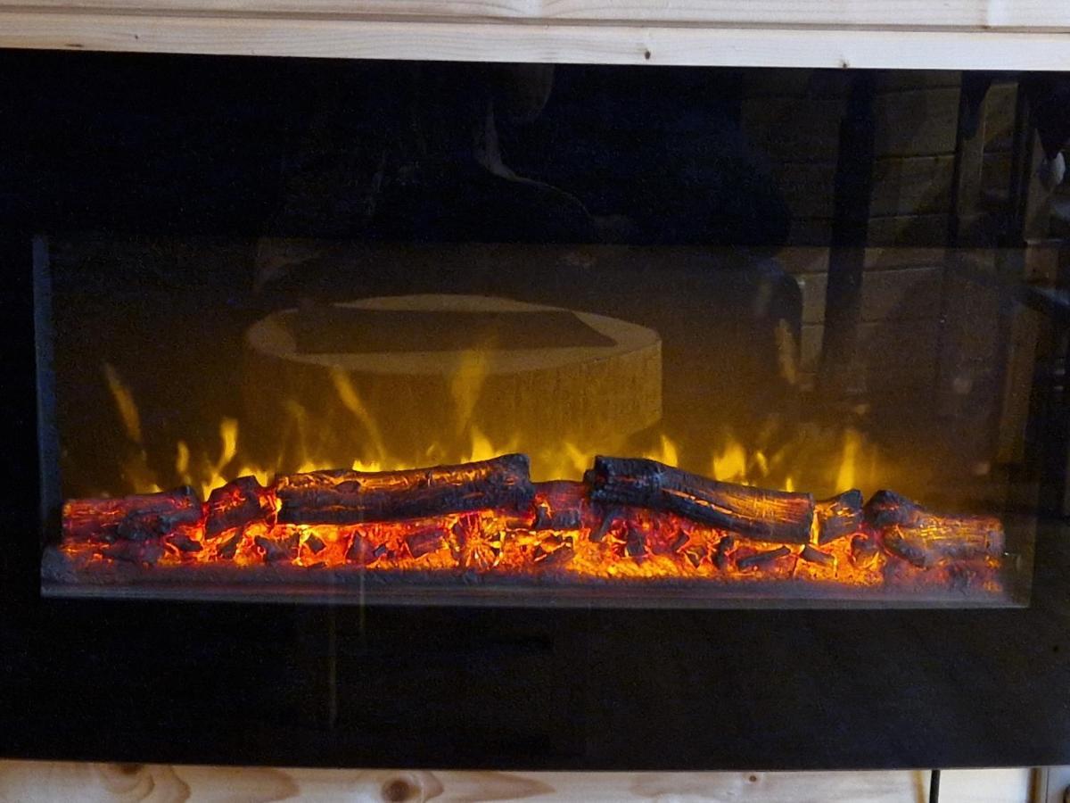 Z Teznia Solankowa, Sauna, Kominkiem Led I Sniadaniem Nad Jeziorem Zywieckim Zarzecze (Silesia)