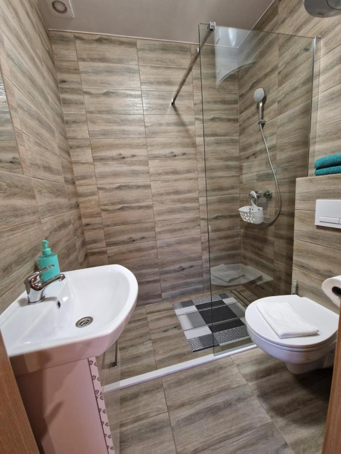 Z Teznia Solankowa, Sauna, Kominkiem Led I Sniadaniem Nad Jeziorem Zywieckim Zarzecze (Silesia)